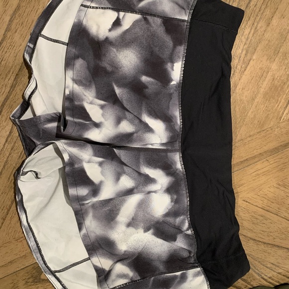 Lot of Lululemon speed shorts- 3 pair - Picture 4 of 8